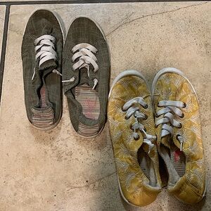 Two pairs of shoes 8 each